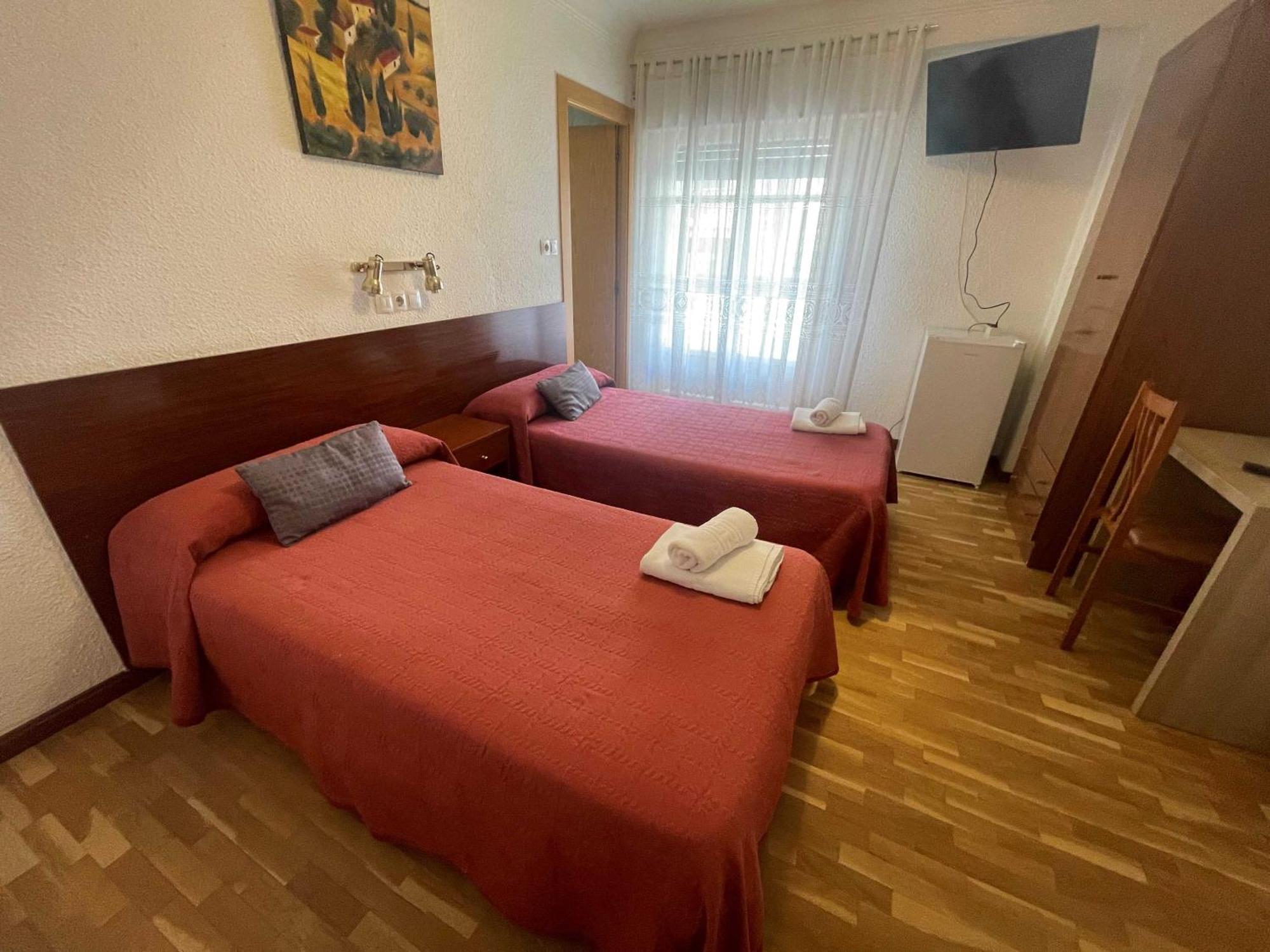 Hostal Cumbre Сарагоса Екстериор снимка