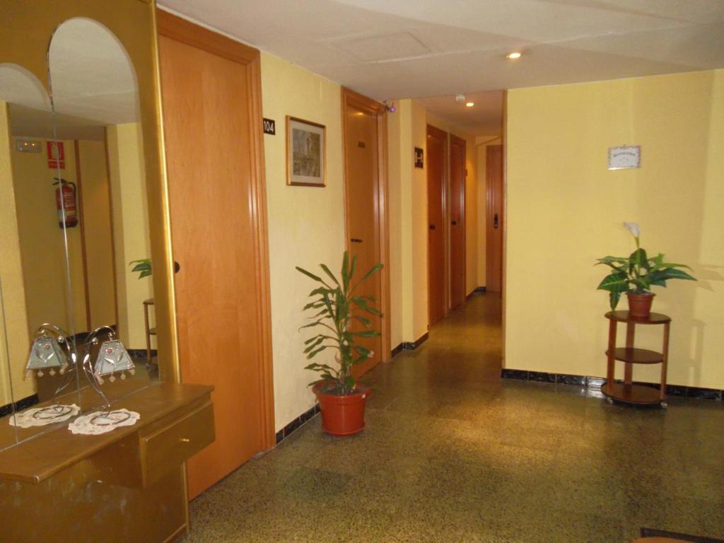 Hostal Cumbre Сарагоса Екстериор снимка