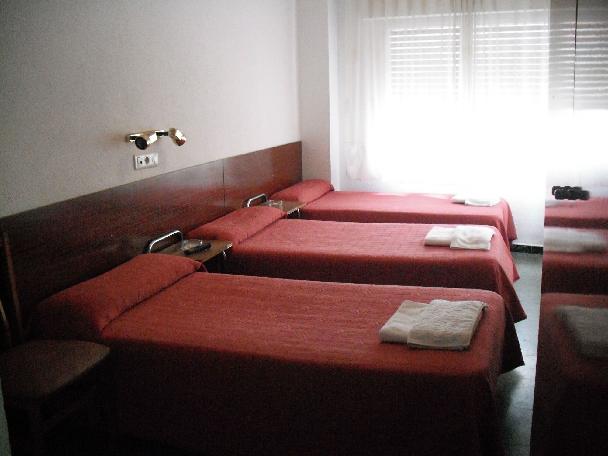 Hostal Cumbre Сарагоса Екстериор снимка